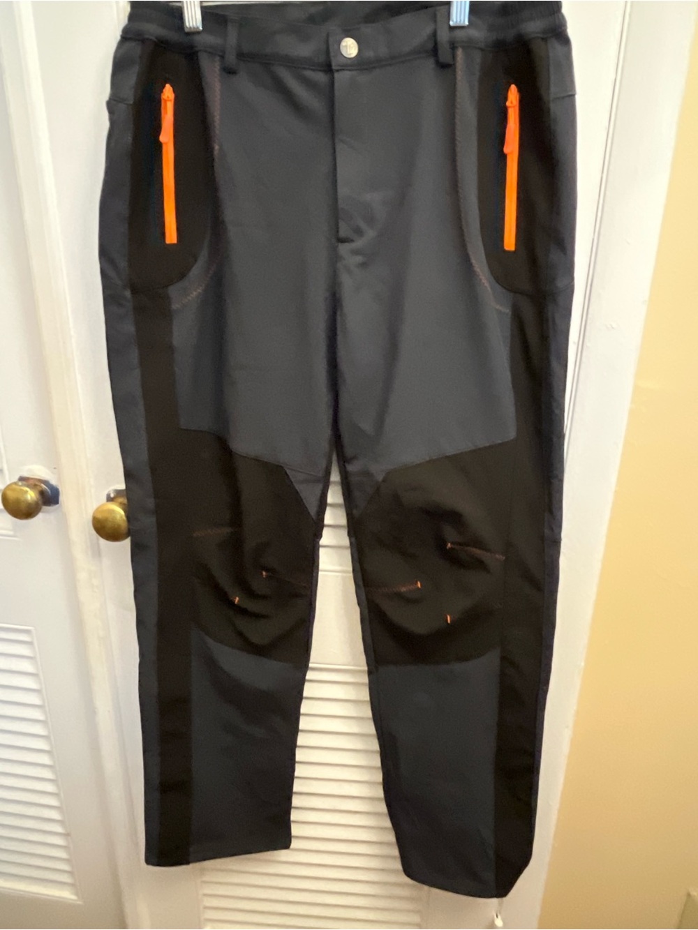 Outdoor Sports Mens Wins Stopper Pants. Black/ Gray. Size L. Great Condition